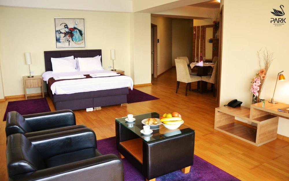 Room image 3